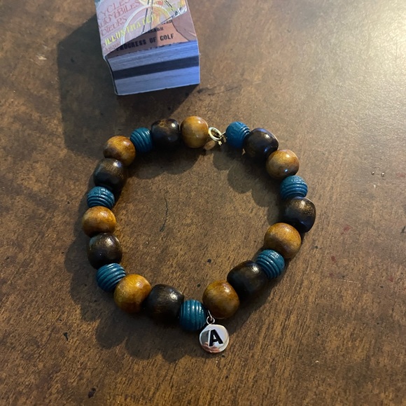 New Handcrafted Beaded Bracelet with A Charm - Picture 4 of 4